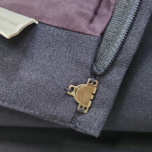 Gorgeous Navy Blue Fully Lined Classic Business Skirt, size 14 - Picture 6 of 11